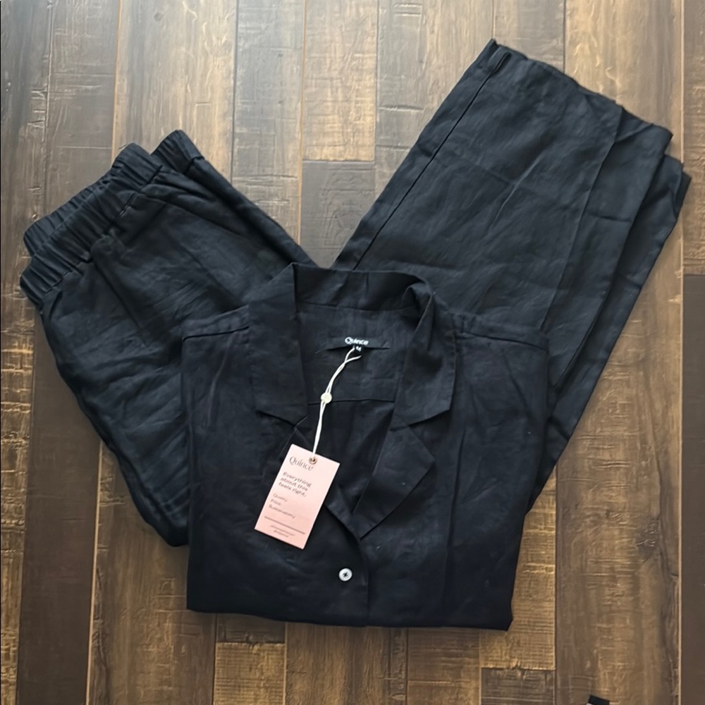 Medium- Quince linen Black button down, short sleeve top and Cropped Ankle Pants
